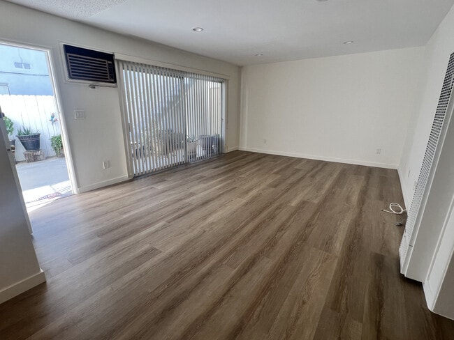 Building Photo - 1815 Camden Ave