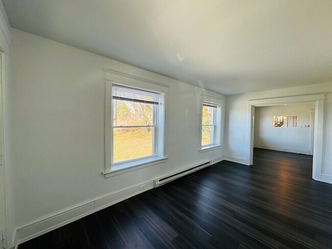 Building Photo - 2710 Woodlawn St