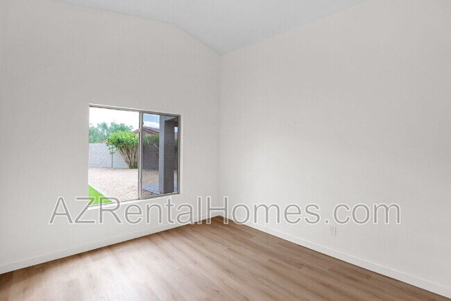 Building Photo - 10431 E Morning Star Dr
