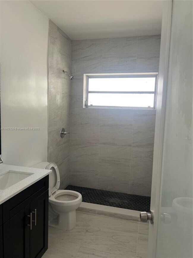 Building Photo - 1444 NW 38th St