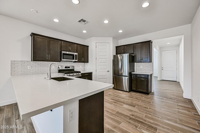 Building Photo - 11196 N 168th Dr