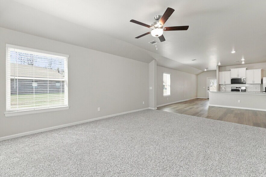 Building Photo - 12700 Carrara Ln