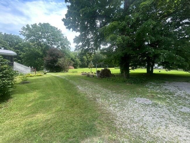 Building Photo - Charming 3-bedroom, 2.5-bathroom home loca...