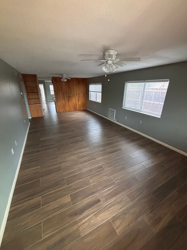 Living room - 307 N 38 1/2 St