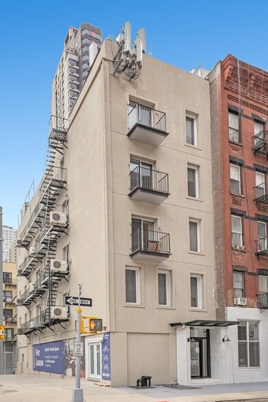 Building Photo - 318 E 62nd St