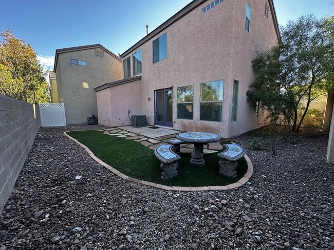 Building Photo - 7628 Belhurst Ave