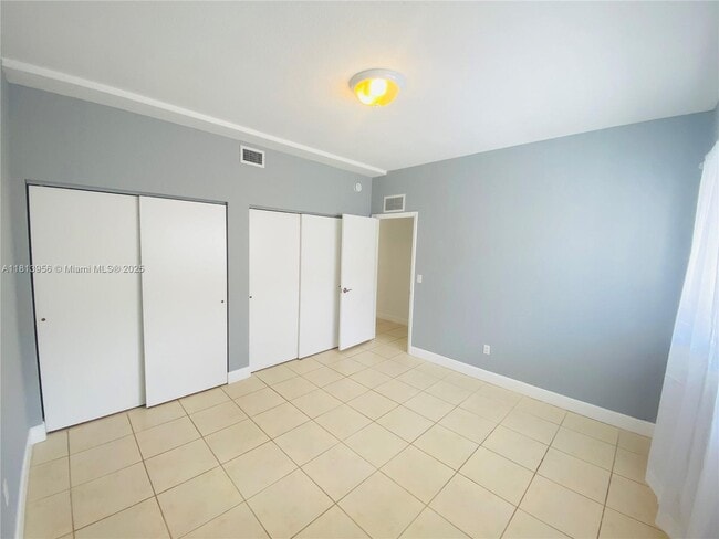 Building Photo - 1185 Marseille Dr