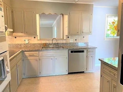 Building Photo - 2709 Rosewood Dr