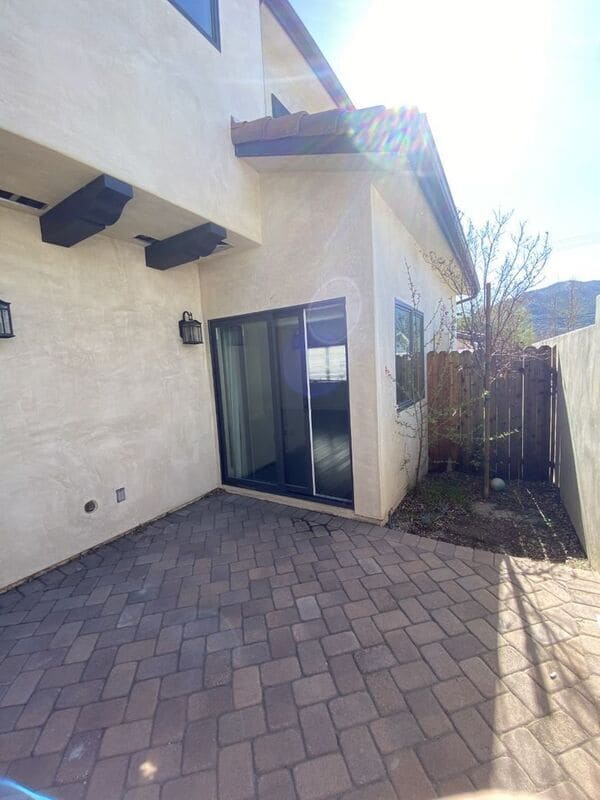 Building Photo - 2627 Hermosa Ave