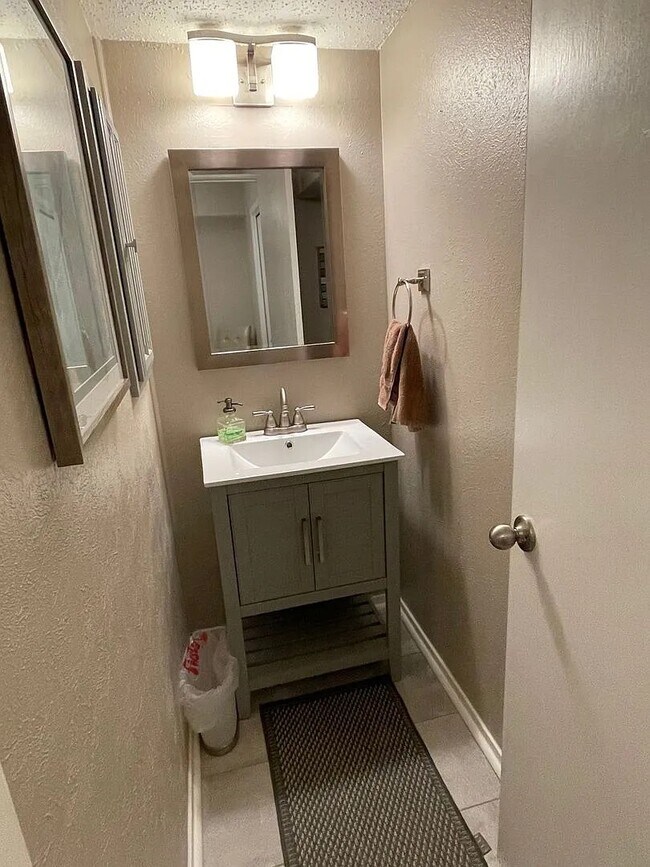 Building Photo - 891 Dublin Dr