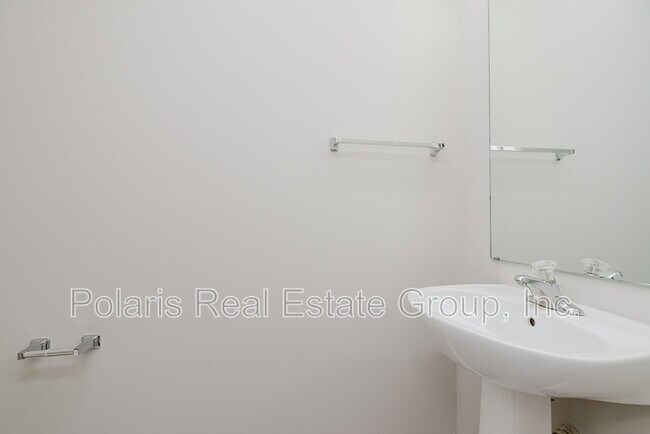 Building Photo - 8343 Clayhurst Dr