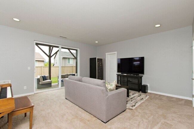 Building Photo - 4Bd/3Ba Snoqualmie House