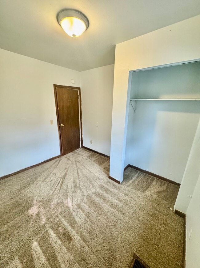 Building Photo - 120