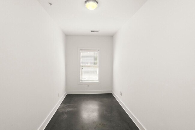 Building Photo - 1034 Maynor Ave