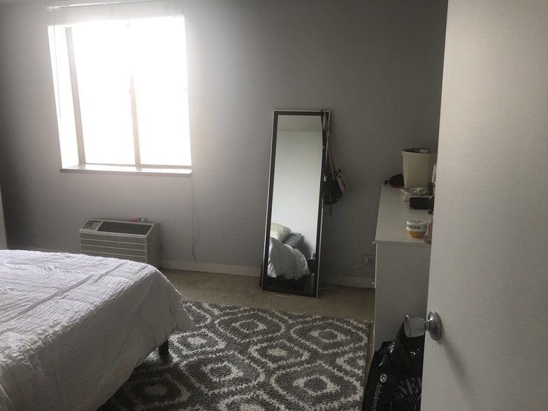 Bedroom 1 - 1339 N Dearborn St