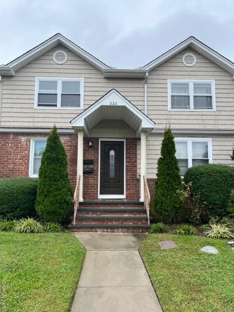 Building Photo - 222 Colonial Ave