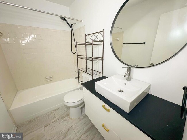 Building Photo - 8202 Ashford Blvd