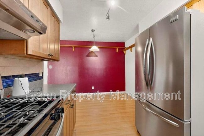 Building Photo - 1225 Del Mastro Dr SW