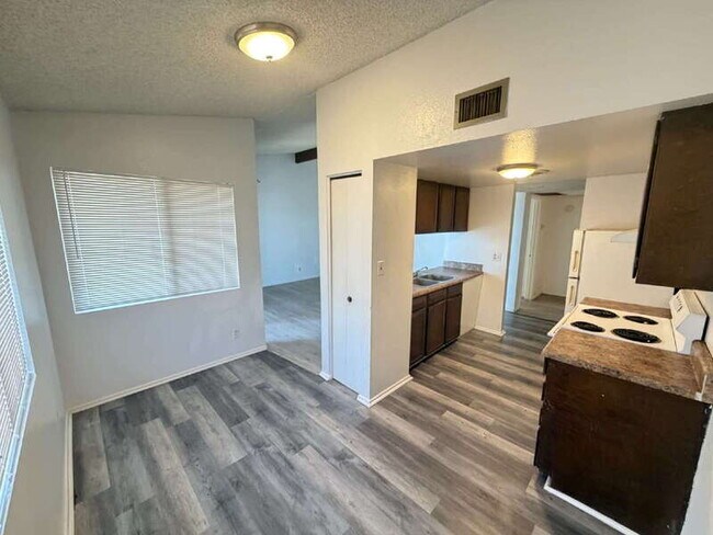 Building Photo - 10660 W Concordia Dr