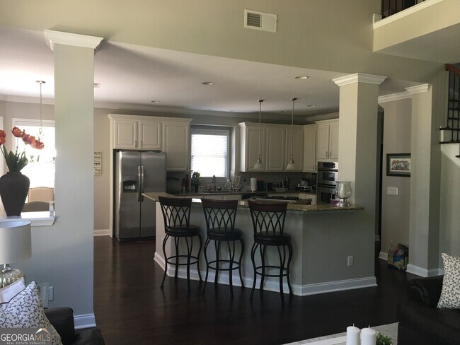 Building Photo - 206 Lake Forest Dr