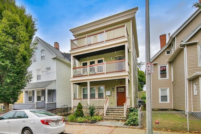 Building Photo - 4370 Washington St