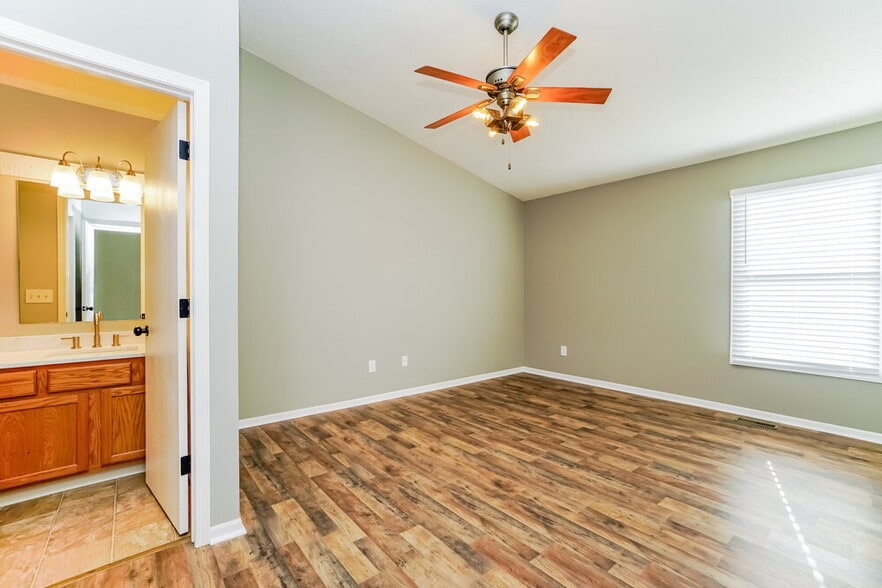 Building Photo - 2627 Winningwillow Dr