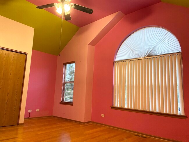 Building Photo - 9760 S Winston Ave