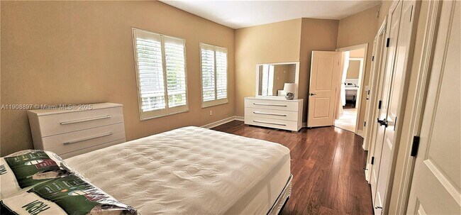 Building Photo - 16102 Emerald Estates Dr