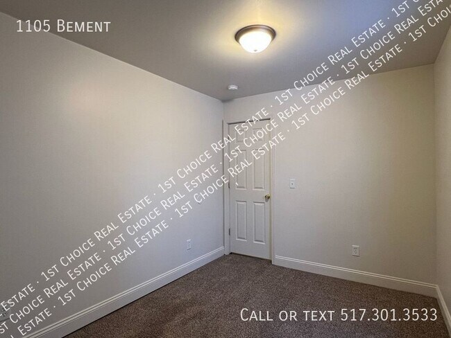 Building Photo - 1105 Bement-