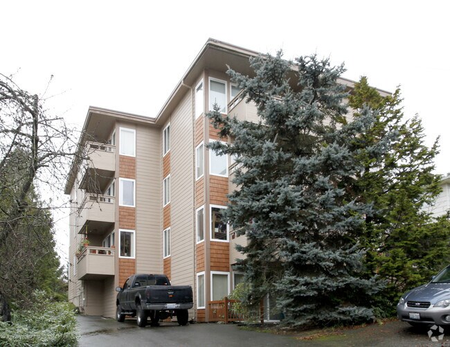 Building Photo - VIEW CREST APTS