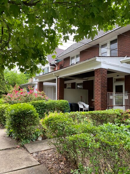 Building Photo - 2318 Eldridge St