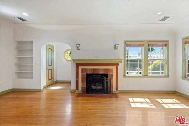 Building Photo - 4385 Camellia Ave