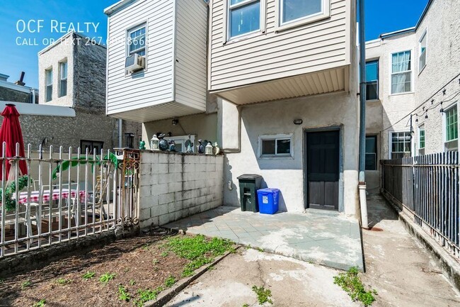 Building Photo - Three Bed Point Breeze Townhome