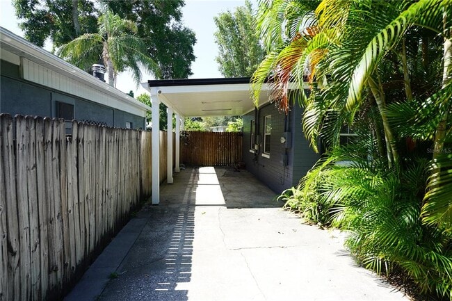 Building Photo - 2514 Illinois St