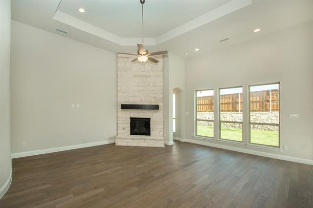 Building Photo - 2223 Clairmount Dr