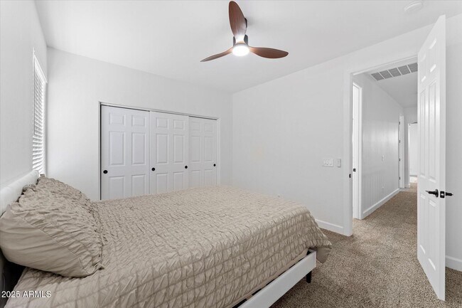 Building Photo - 3557 S Halsted Ct