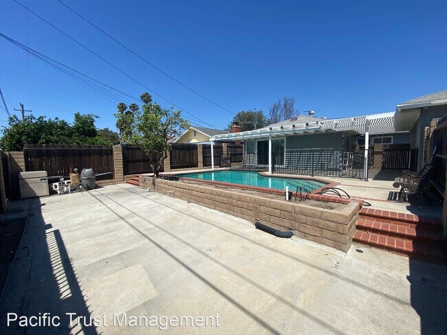 Building Photo - 3 br, 2 bath House - 621 S. Dale