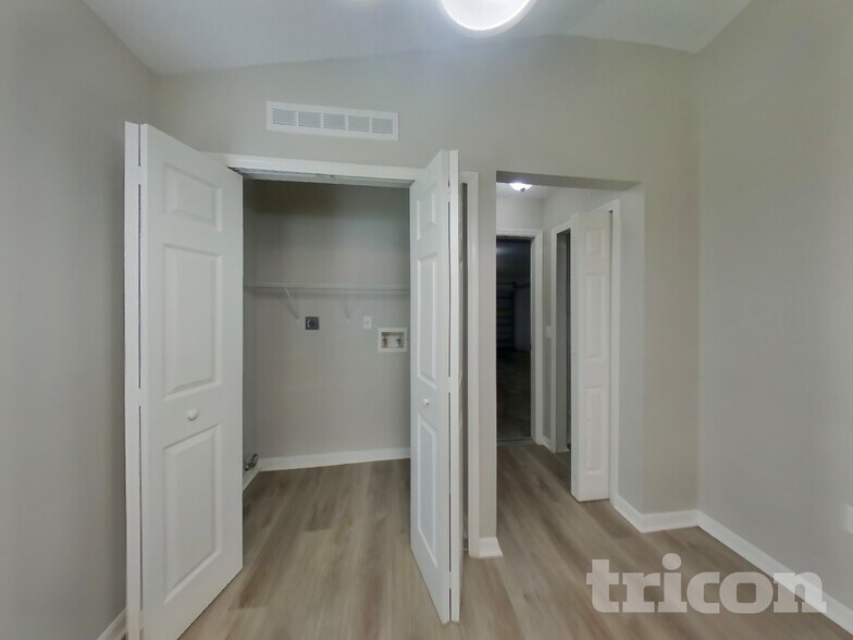 Building Photo - 4138 Clearbrook Cove Rd