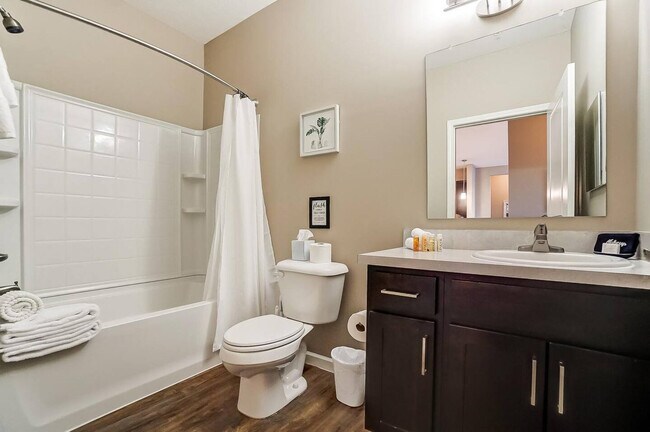 Building Photo - 4788 Holmes St