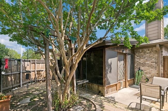 Building Photo - 5212 Spicewood Dr