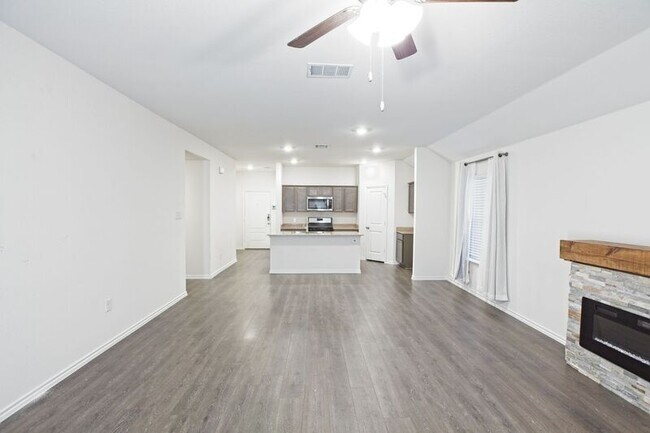 Building Photo - 1111 Emerald Gate Dr