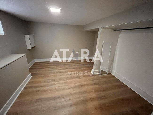 Building Photo - 745 E 3155 S