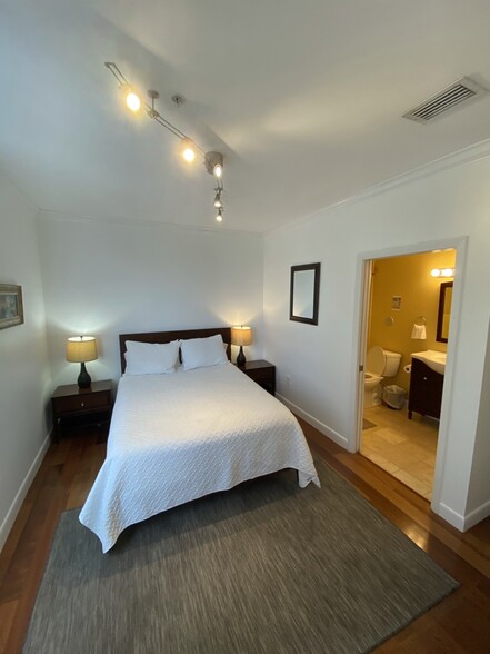 Guest Bedroom - 6461 Indian Creek Dr
