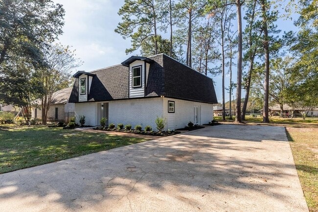 Building Photo - 185 El Pinto