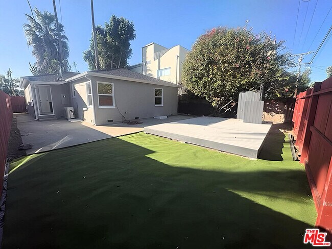 Building Photo - 2416 Boone Ave