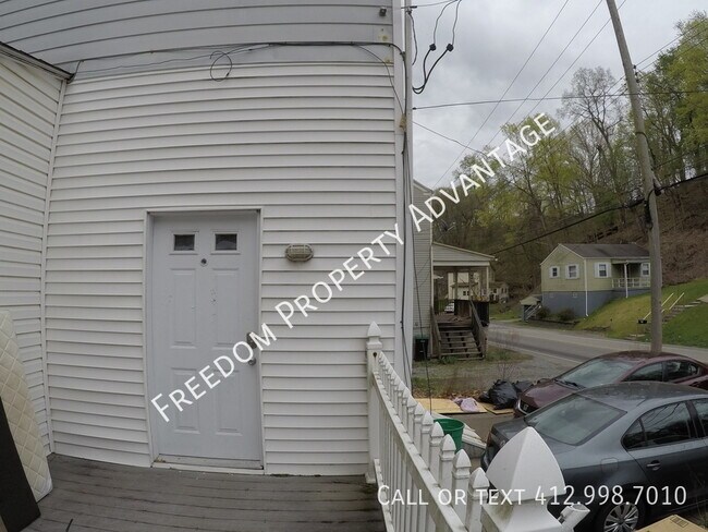 Building Photo - 122 Parker St