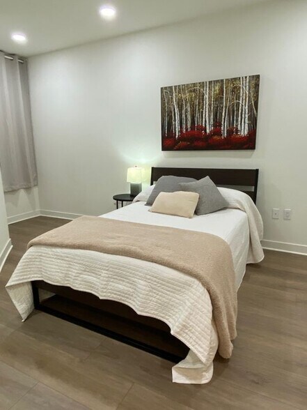 Building Photo - 1228 Nolita