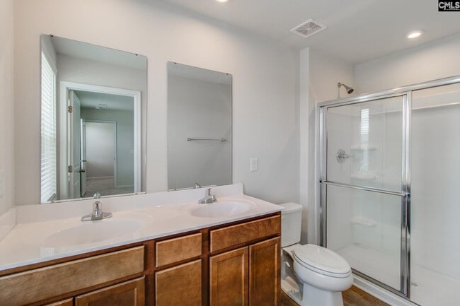 Building Photo - 3038 Blue Brook Ln