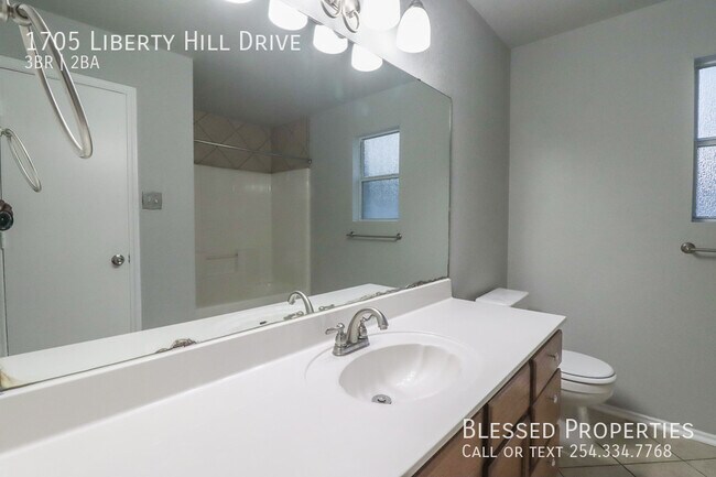 Building Photo - 1705 Liberty Hill Dr