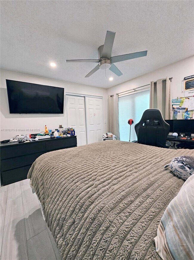 Building Photo - 3483 Emerald Oaks Dr